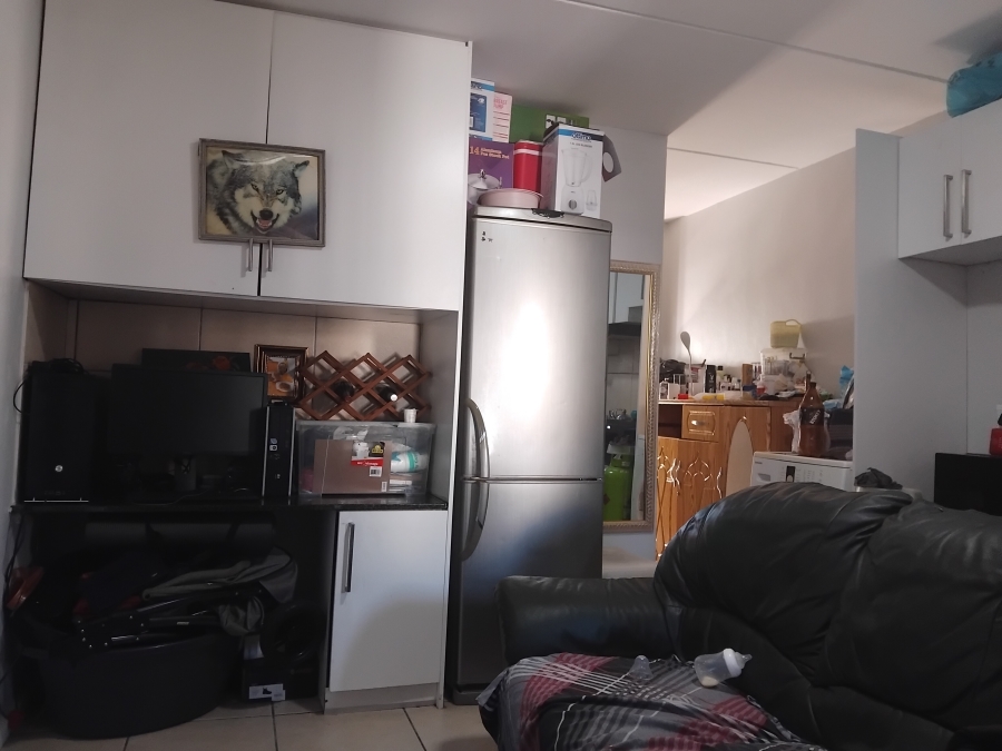 To Let 1 Bedroom Property for Rent in Kensington Western Cape